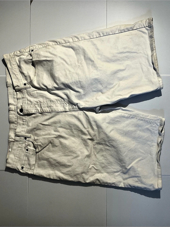 Levi's Other - Levi's Cargo Shorts in White